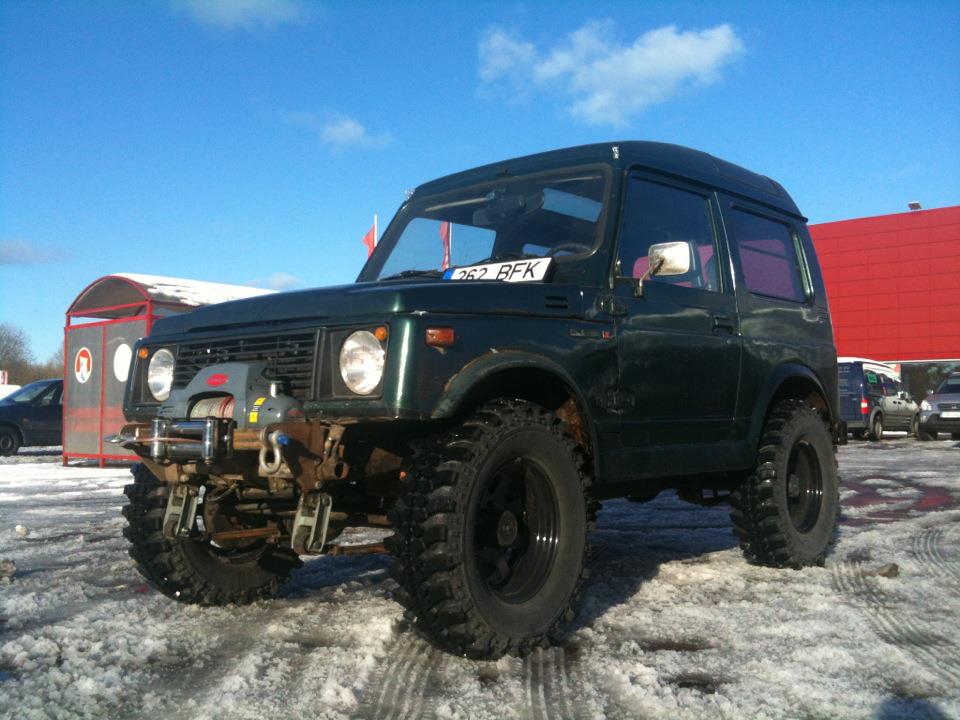 Suzuki Samurai sj413